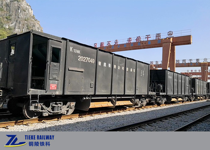 UIC 60tのバラスト鉱石のミネラル粒子のための鉄道の貨物車両のホッパー ワゴン